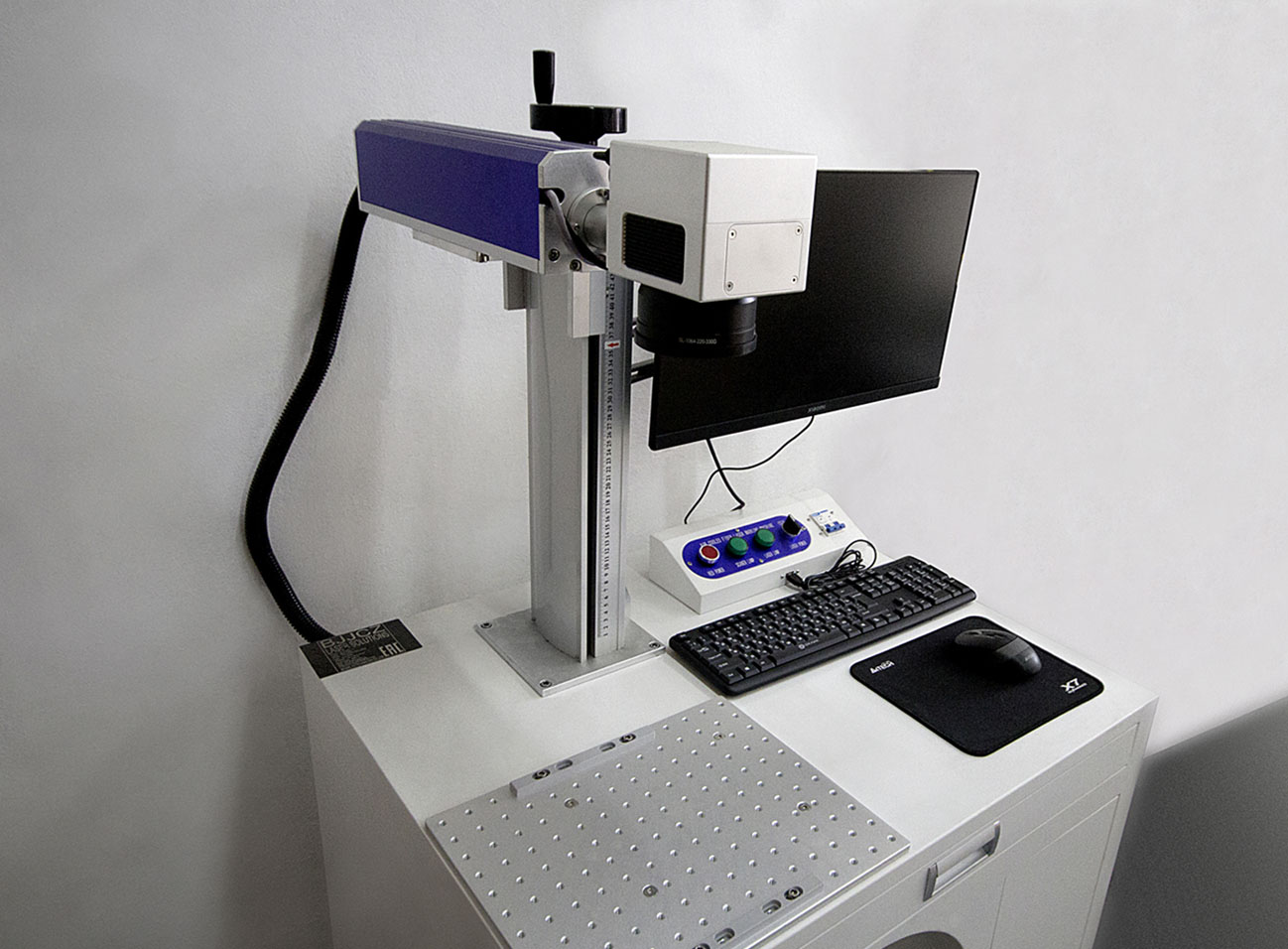 ЛАЗЕРНЫЙ СТАНОК ДЛЯ ГРАВИРОВКИ И МАРКИРОВКИ KLS-KF2